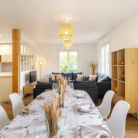 Charmante Maison Avec Piscine *